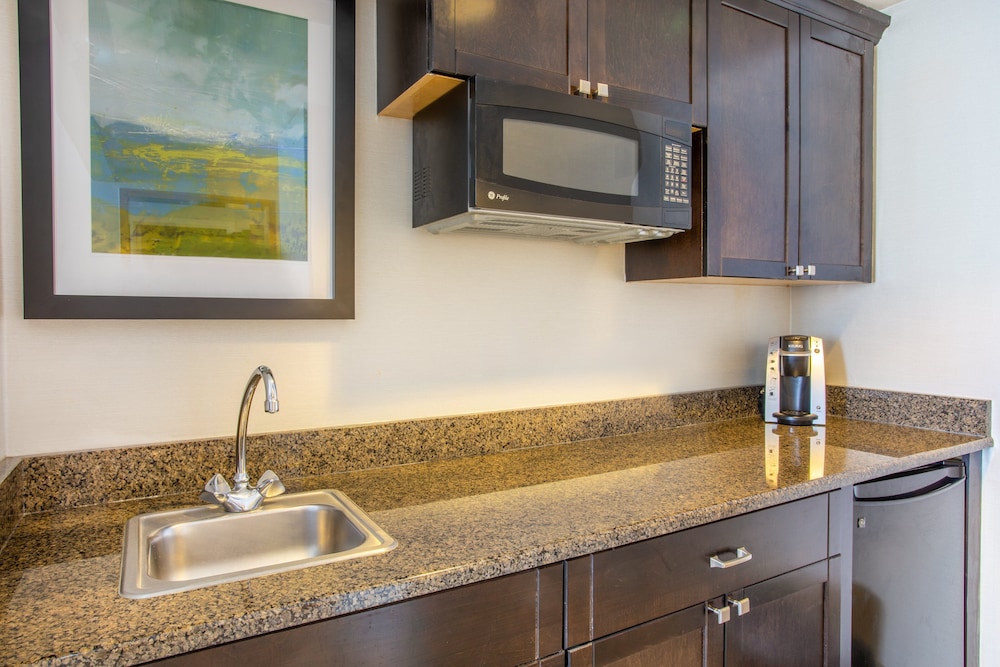 Holiday Inn & Suites Parsippany Fairfield by IHG - photo 9
