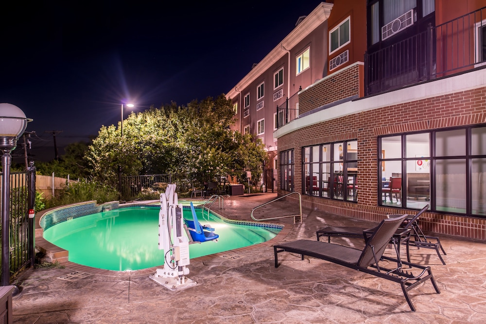 Holiday Inn Express Hotel & Suites Elgin by IHG - photo 25