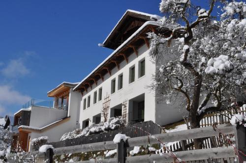 Vier Jahreszeiten — hotel in Ladis
