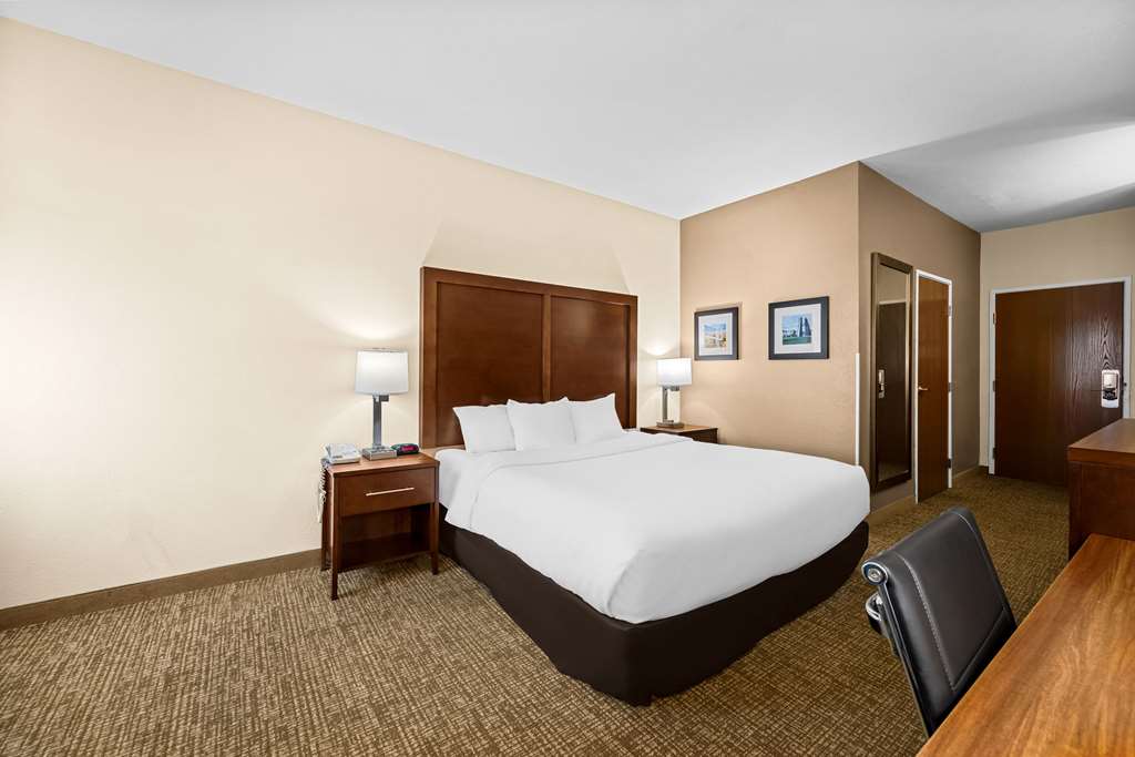 Comfort Inn & Suites Pueblo - photo 8