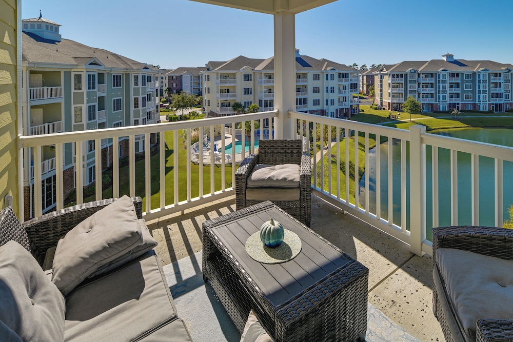 Pool Access & Balcony: Modern Myrtle Beach Condo — 4-Star Luxury Hotel in Myrtle Beach, United States
