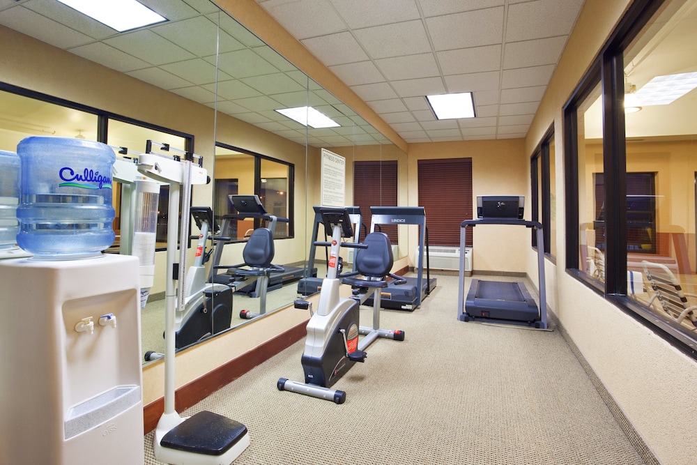 Holiday Inn Express Hotel & Suites Cleveland Streetsboro by IHG - photo 18