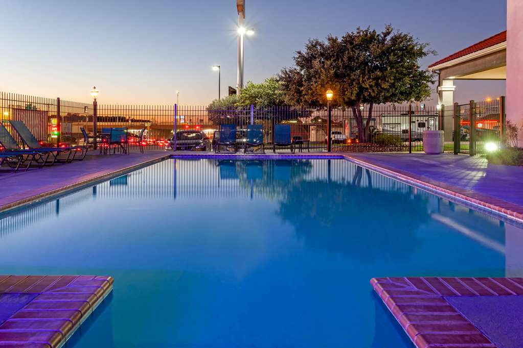 La Quinta Inn & Suites by Wyndham New Braunfels - photo 7