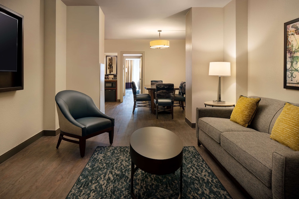 Embassy Suites by Hilton New Orleans - photo 23