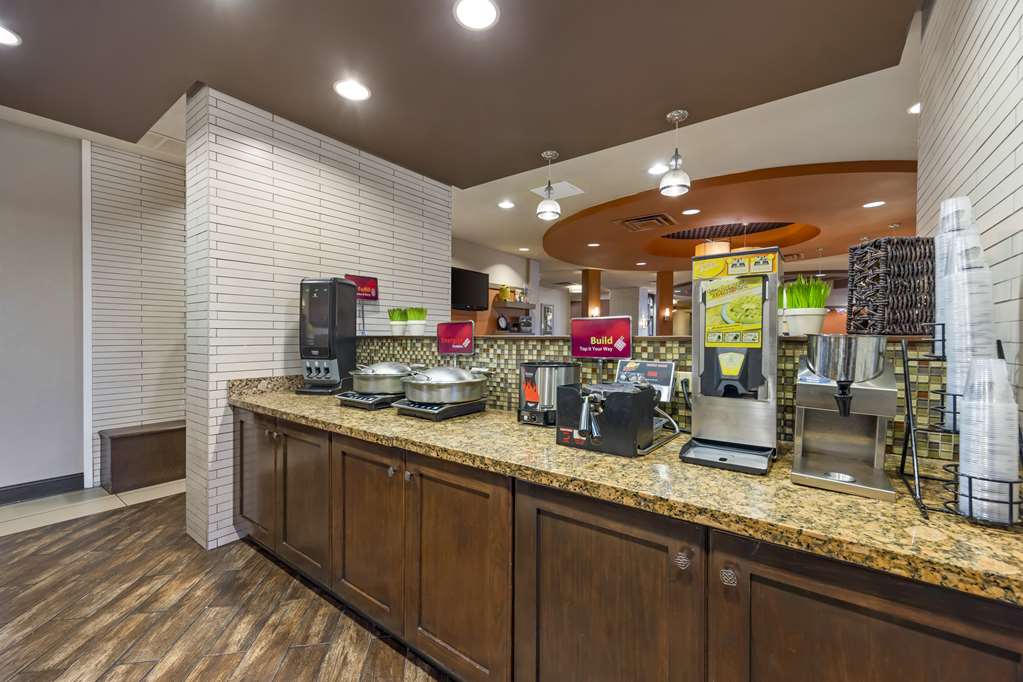 Best Western Plus Tupelo Inn & Suites - photo 31
