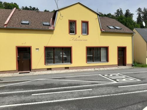 Levné ubytování Filomena - carbon neutral hotel in Unknown City