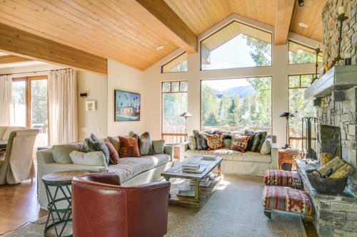 Camas Loop 217 - carbon neutral hotel in Sun Valley