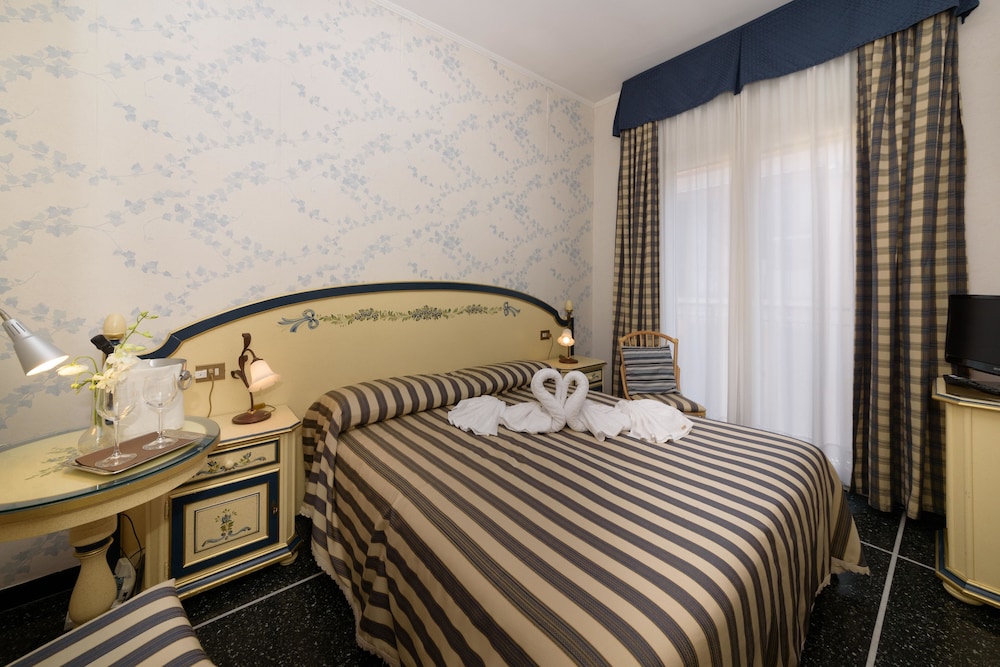 Hotel Morchio Mhotelsgroup — Diano Marina