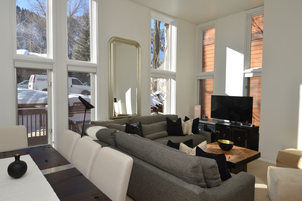 Old Hundred by Frias Properties - photo 19