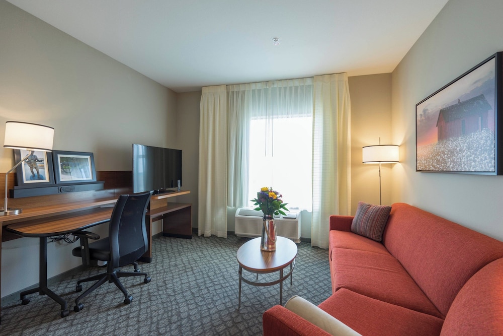 Fairfield Inn and Suites by Marriott Lubbock Southwest - photo 8