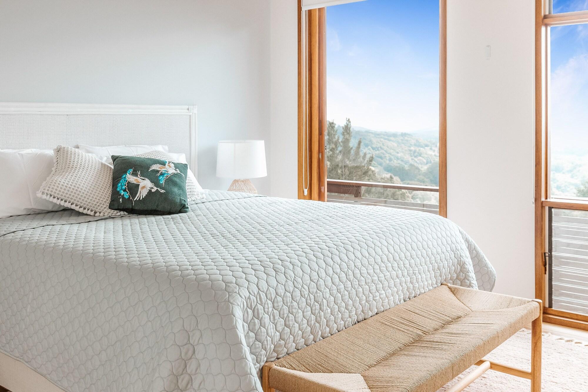 Montville Resort Style Holiday Retreat with pool in Palm Beach, Australia