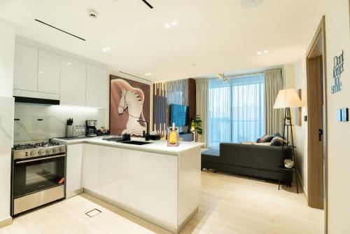 Chic Comfort Stylish One Bedroom — 4-Star Luxury Hotel in Dubai, United Arab Emirates