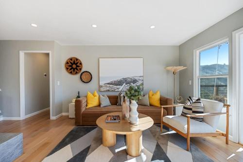 @ Marbella Lane Chic Abode w Mountain Skyline — Pacifica — photo 4