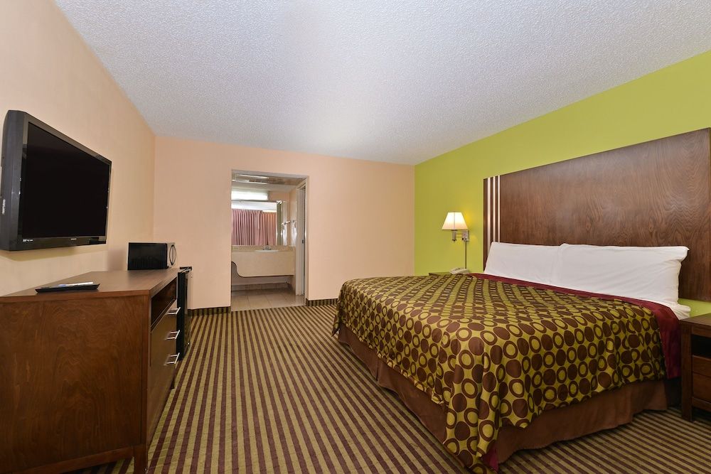 Simple Rewards Inn - photo 13