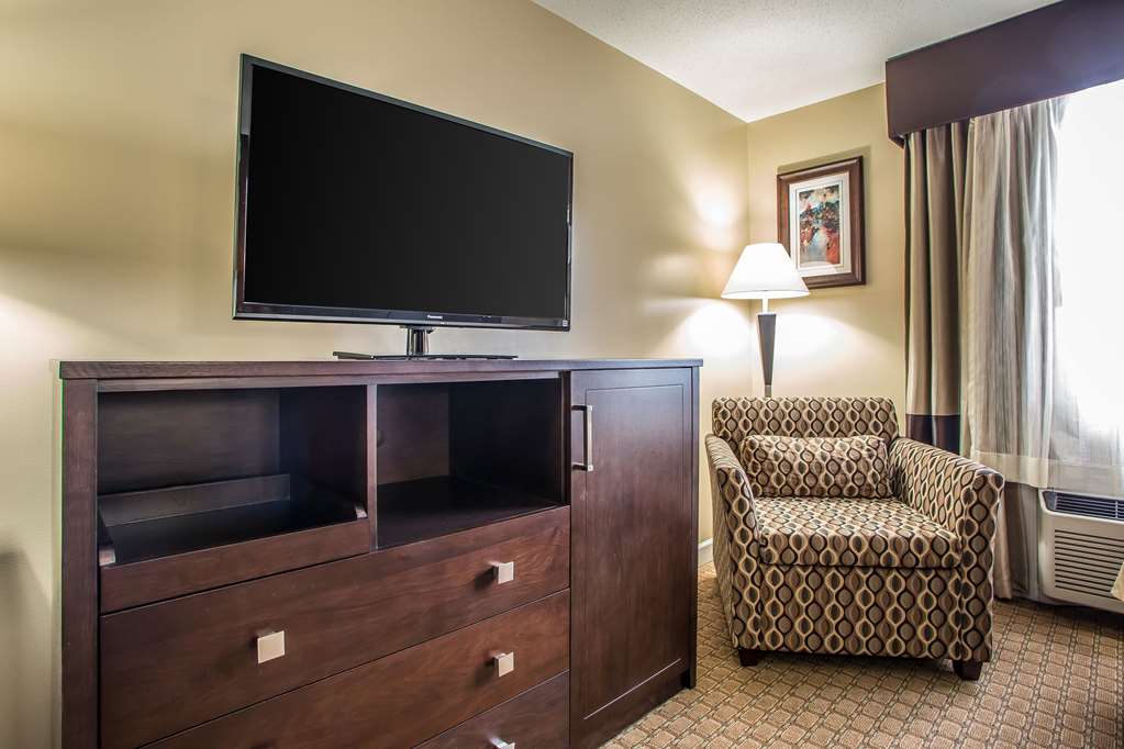 Quality Inn O'Hare Airport - photo 17