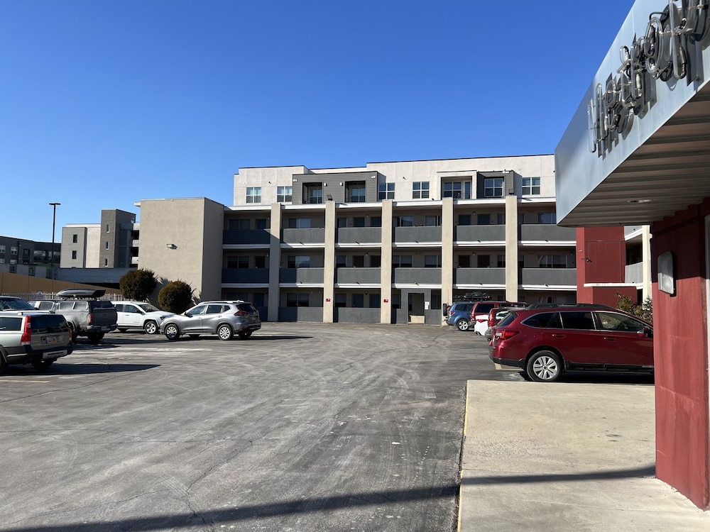 The Metropolitan Inn - photo 21