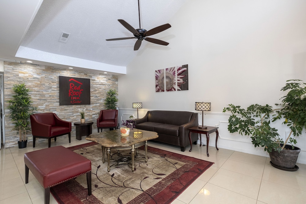 Red Roof Inn & Suites Wilson - photo 3