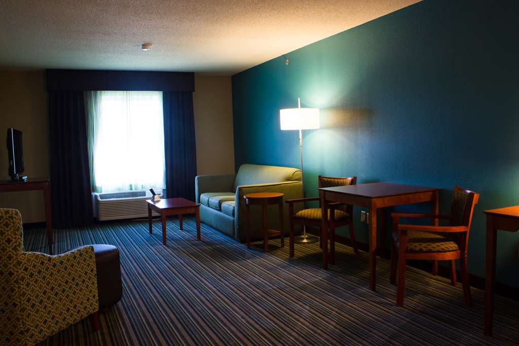 Best Western Plus Menomonie Inn & Suites - photo 19