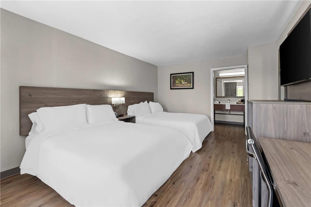 Golden Palms Inn & Suites - photo 16