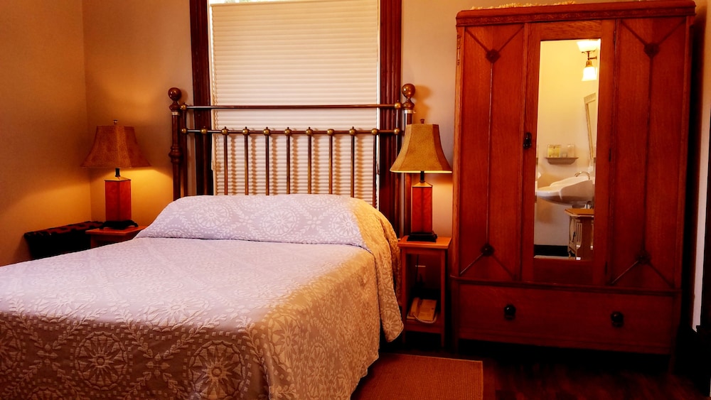 Captain's Inn at Moss Landing - photo 8