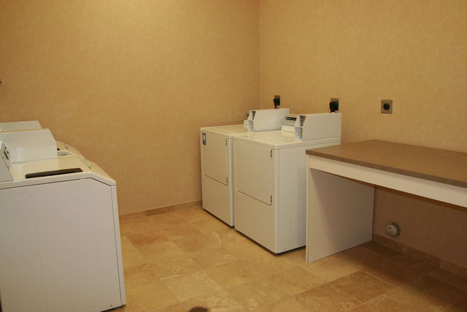 Hampton Inn Omaha West Lakeside - photo 19