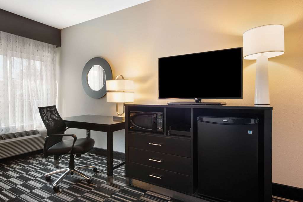 La Quinta Inn & Suites by Wyndham West Monroe - photo 27