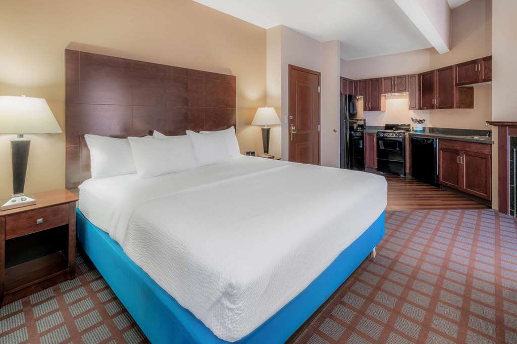 La Quinta Inn & Suites by Wyndham Bozeman - photo 19