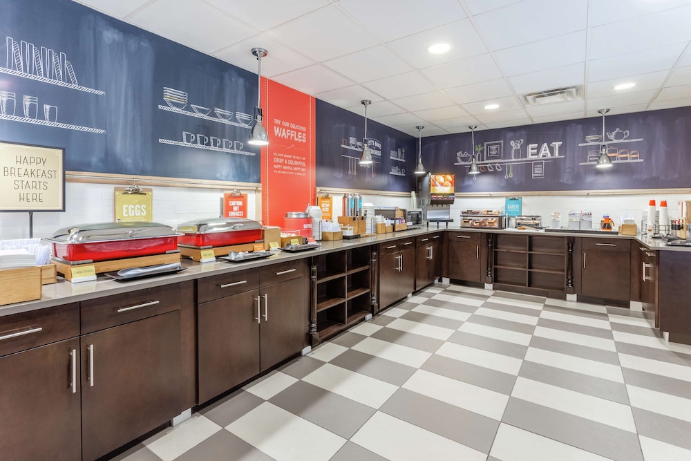 Hampton Inn Boston Peabody - photo 22