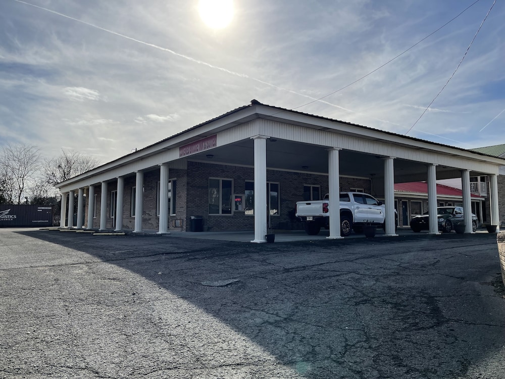 Covered Bridge Inn & Suites - photo 13