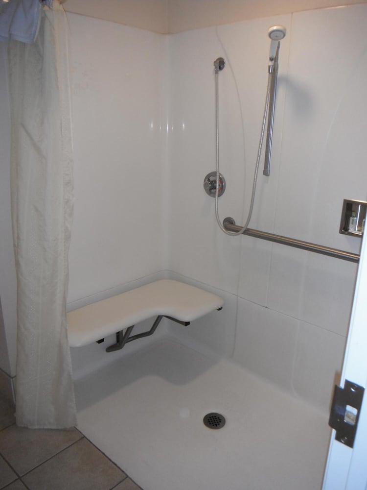 Colusa Riverside Inn - photo 10