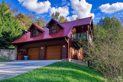 Papa Bear Hot Tub WIFI 560 FREE tickets each paid day — hotel in Sevierville