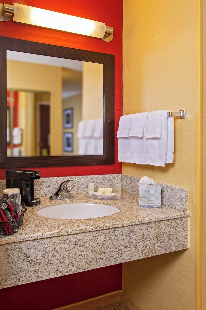 Courtyard by Marriott Richmond Northwest - photo 4