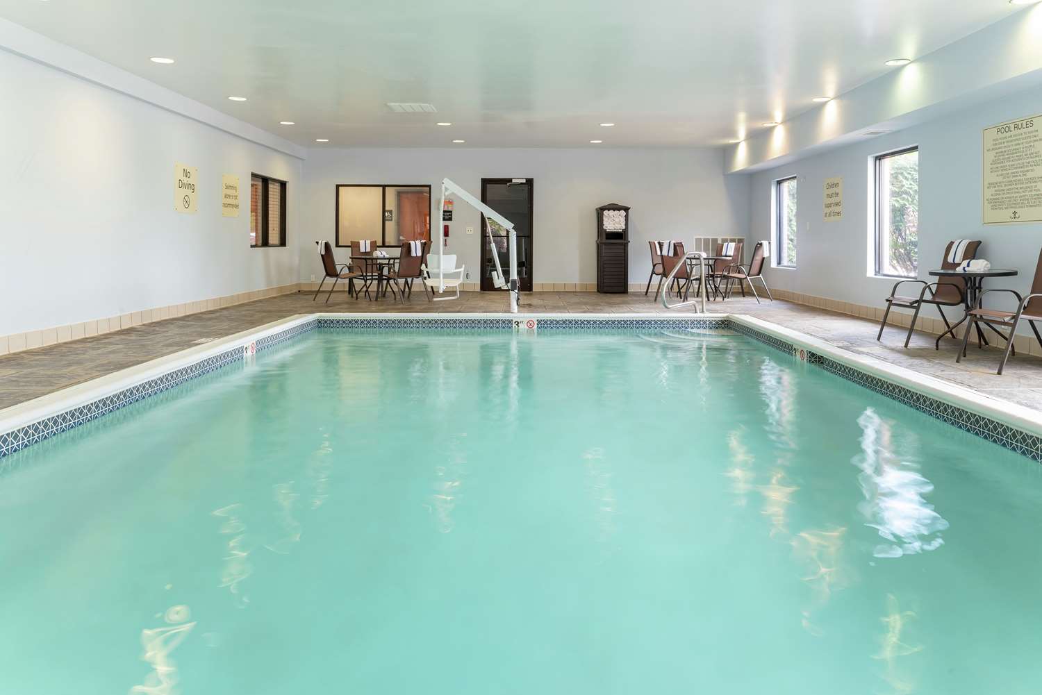 Hampton Inn Akron South - photo 6