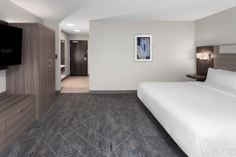 Holiday Inn Express & Suites Reedsburg Dells Area by IHG - photo 8