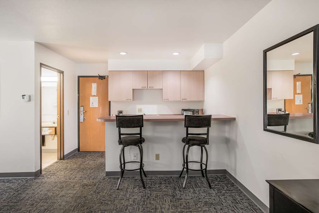 Americas Best Value Inn Birch Run - photo 9