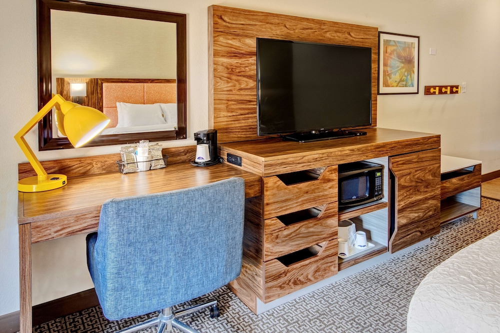 Hampton Inn Van Buren - photo 7