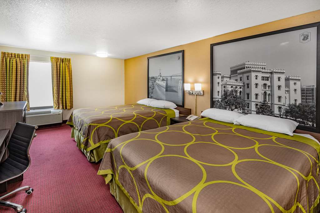 Super 8 by Wyndham Kinder Coushatta near Casino — hotel in Kinder