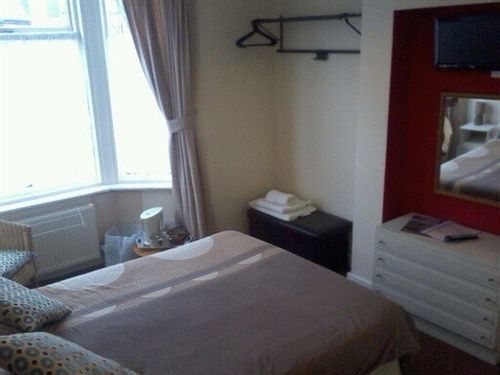 Aartswood Guest House