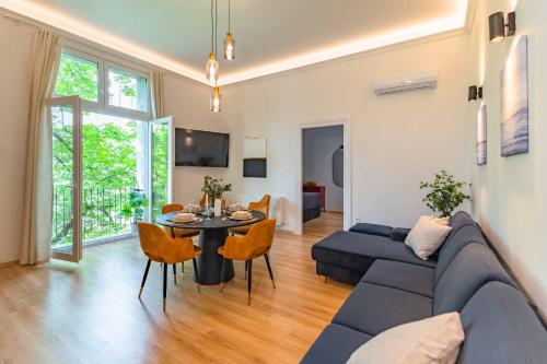 Modern Apartment French Balkony — 4-Star Luxury Hotel in Budapest, Hungary