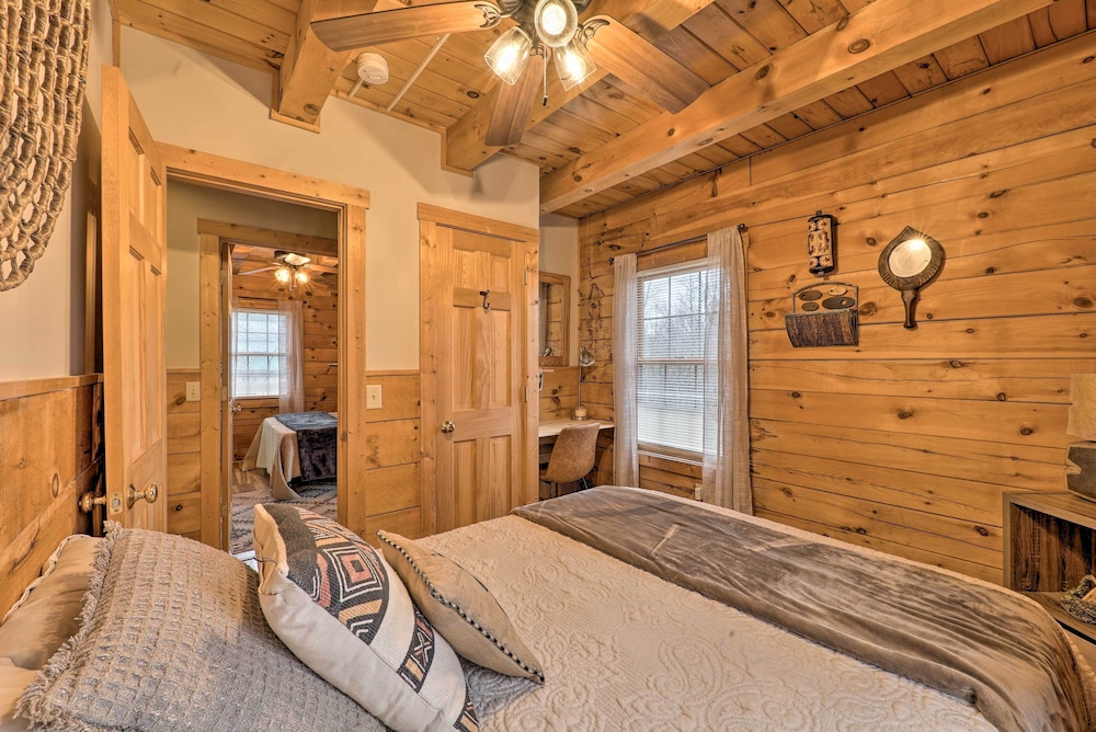 Charming Log Cabin at Double JJ Ranch Resort - photo 2