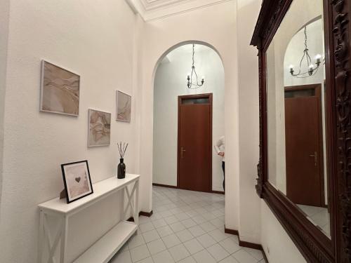 Casa Torino elegant apt in the hurt of the centre — 4-Star Luxury Hotel in Turin, Italy