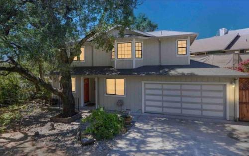 Sonoma Hideaway 3BD 2 5 BATH Beautiful Patio and Garden in Sonoma, United States