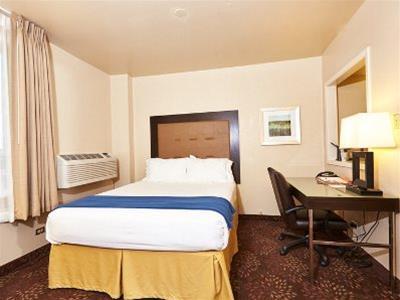 Holiday Inn Express Bldg 592 On Jbsa - photo 5