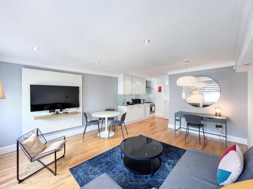 Large and very stylish apartment P1 — 4-Star Luxury Hotel in London, United Kingdom