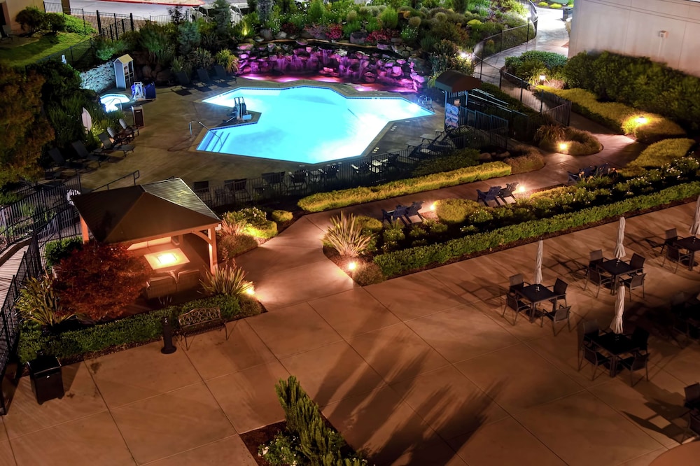 DoubleTree by Hilton Hotel Pleasanton at the Club - photo 26