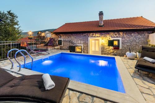 Villa Didova struga — 4-Star Luxury Hotel in Zmijavci, Croatia