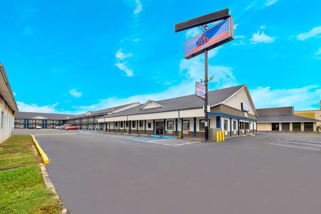 Studio 6 Jackson MS I 55 - featured photo