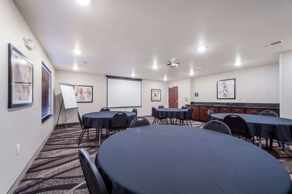 Cobblestone Inn & Suites Fremont - photo 45