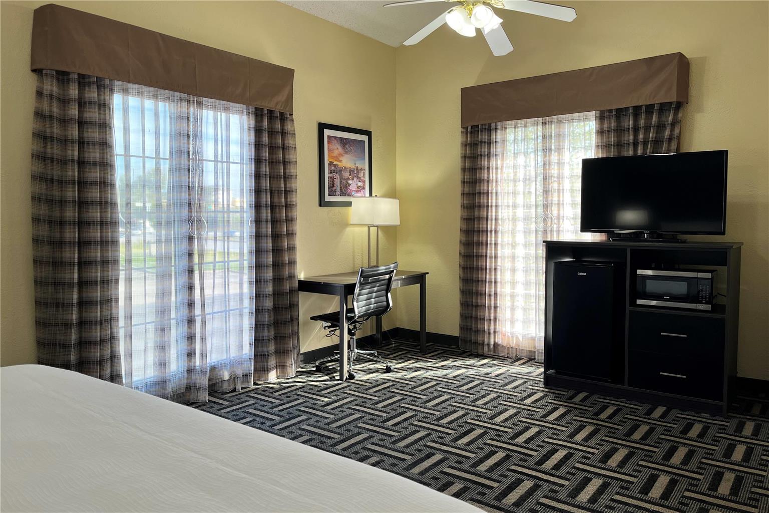 Baymont by Wyndham Indianapolis Airport Lynhurst - photo 17