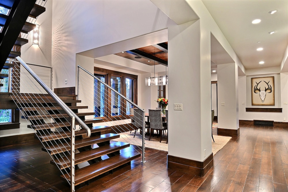 Chic Colony Ski in Ski Out Villa Direct Access to Adventures at Park City Resort Hot Tub Gym - photo 5